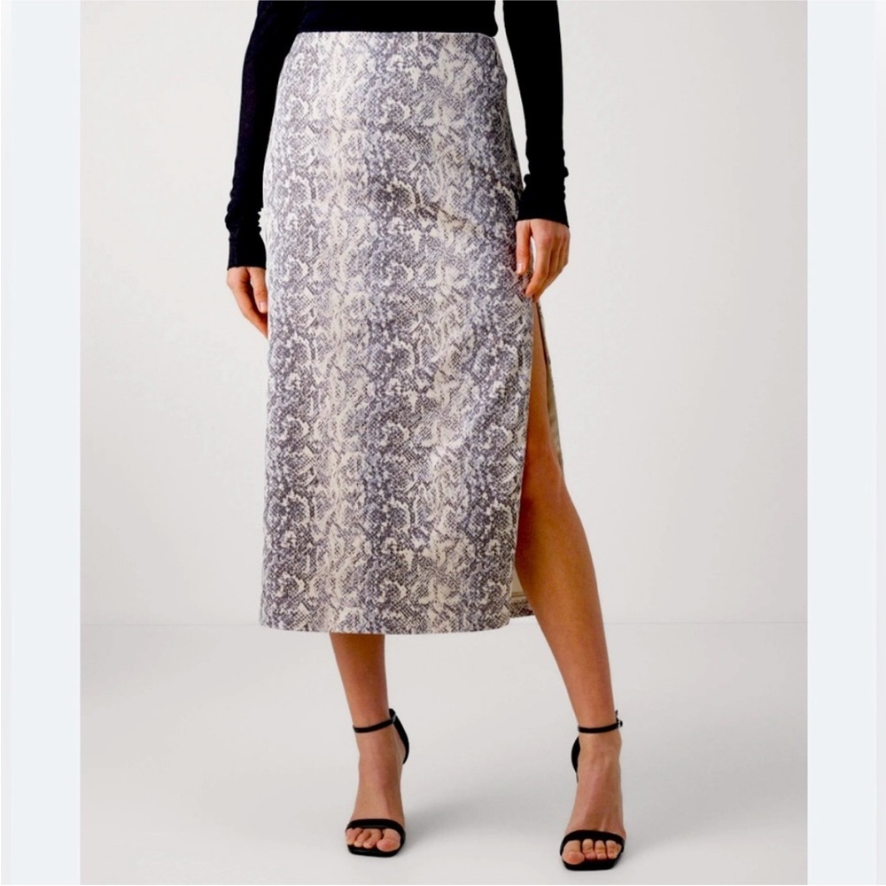 Abercrombie & Fitch Snake-Print Midi Skirt in Gray and Cream XL NWT